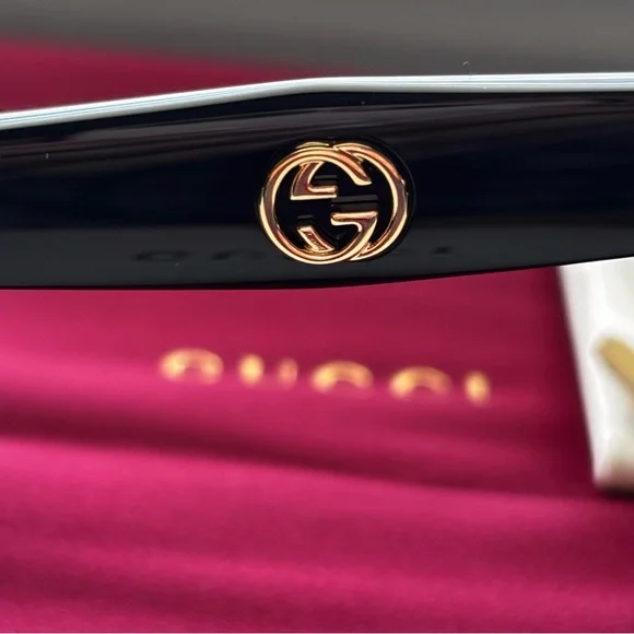 GUCCI Sunglasses - Picture 4 of 11